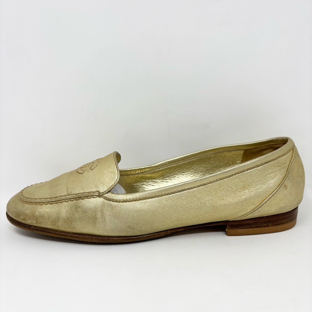 Chanel Vintage CC Golden Leather Loafers Gold Logo Flats EU 37 - Picture 9 of 16